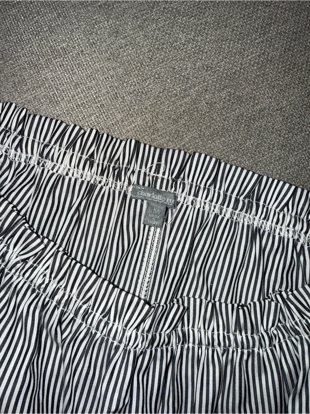 Off-Shoulder Crop Top - Picture 3 of 3